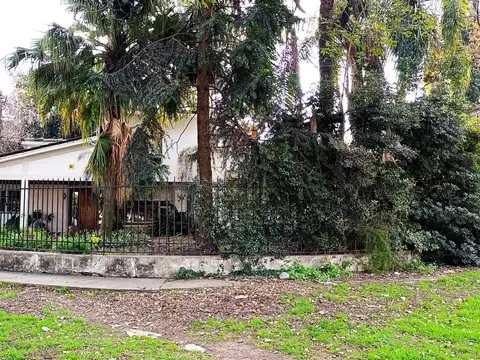 Venta | Casa y Departamento para invitados | 4 Dormitorios | Granadero Baigorria | Barrio El Paraiso