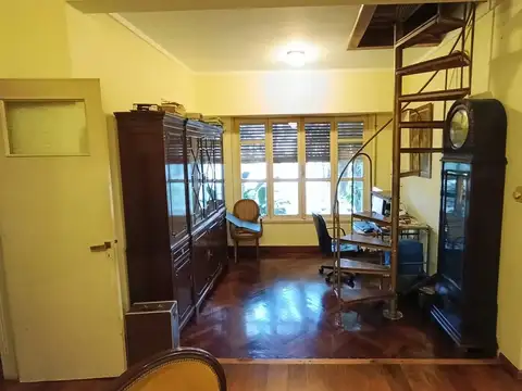 Casa en Venta con 4 cocheras