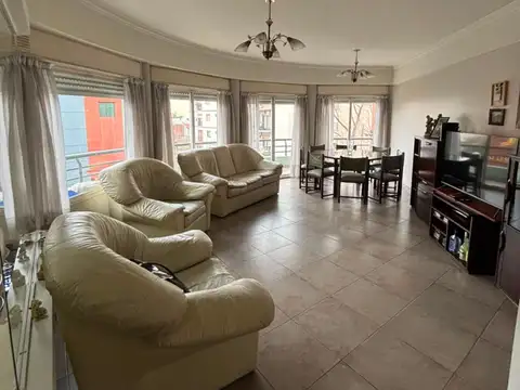 VENTA DPTO 4 AMB CON COCHERA Y AMENITIES CASEROS