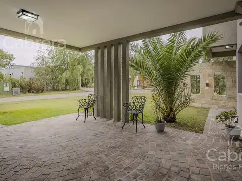 Venta de casa de 3 dormitorios en el club de Campo La Candida
