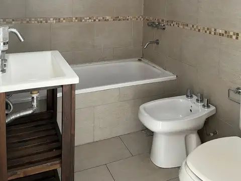 Departamento en Alquiler con 1 cocheras