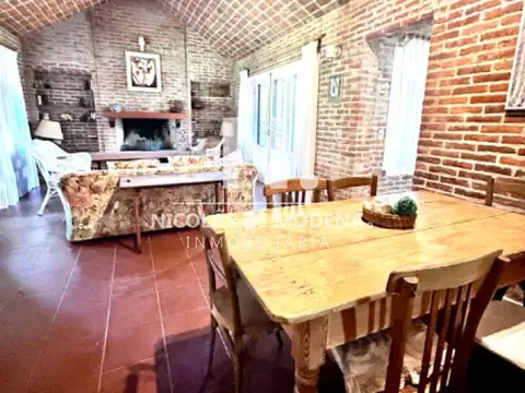 Casa 4 ambientes con 2 baños