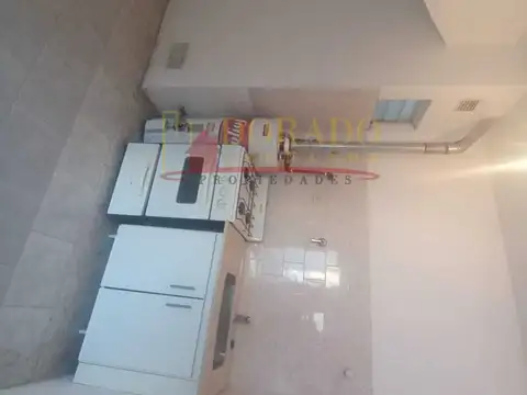 Casa en Alquiler con 1 cochera