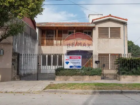 VENTA CASA 4 AMB. EN EL PALOMAR CALLE CHUBUT