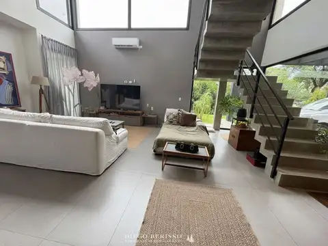 CASA EN VENTA SAN ISIDRO LABRADOR 100