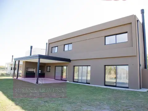 Puertos del Lago 100