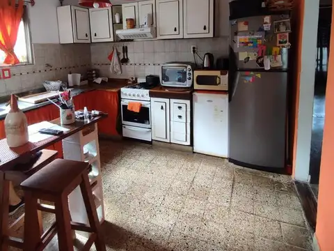 Casa 4 ambientes con 1 baño