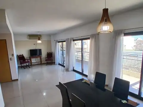 Departamento 5 ambientes con 3 baños