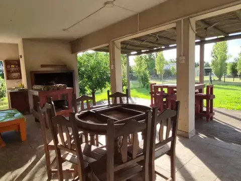 Casa 5 ambientes con 2 baños