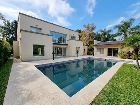 Venta casa 4 dormitorios en Parque Sakura, Exaltacion de la Cruz