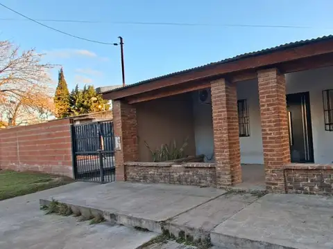Casa con escritura en Barrio San Miguel, Zárate — lista para vivir, no para reformar