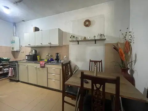 Casa 5 ambientes con 2 baños