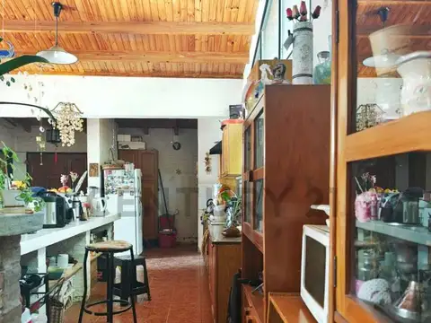 Casa en Venta con 3 cocheras