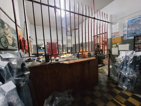 VENTA DE DEPOSITO DE 190 METROS EN CASEROS