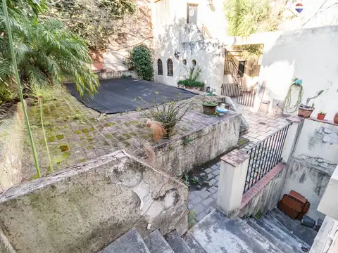 Casa en Venta con 5 cocheras