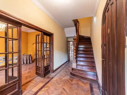 Venta chalet, 8 amb, 5 cocheras, Quincho, Pileta