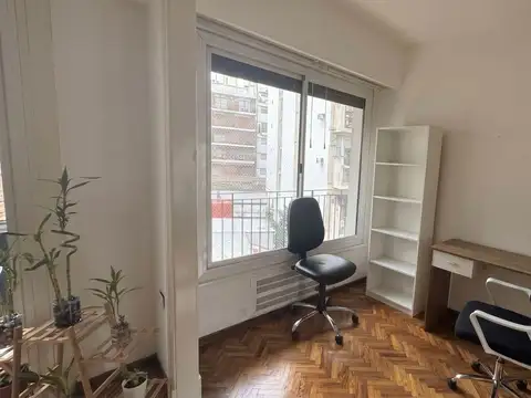 Departamento de 4 ambientes con balcón y dependencia – Recoleta