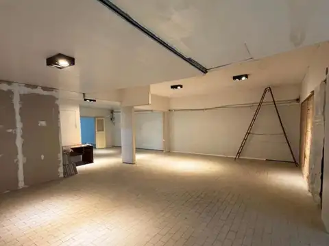 DEPOSITO 190 M2