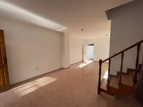 ALQUILER DUPLEX 4 AMB CON COCHERA BERNAL