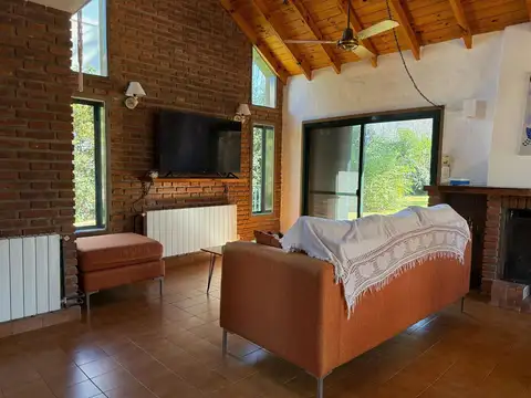 Casa en Venta con 6 cocheras