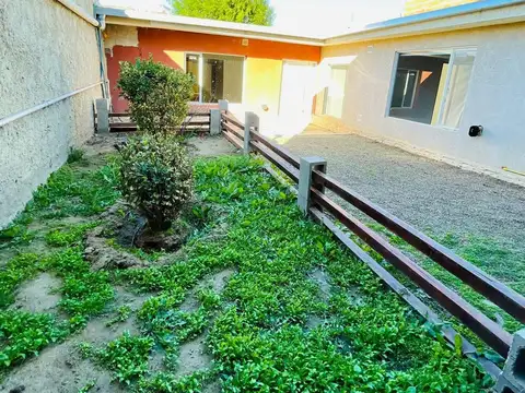 CASA TRES DORMITORIOS- LOS BRETES
