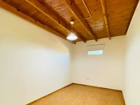CASA TRES DORMITORIOS- LOS BRETES