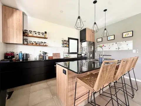 CASA 4 AMBIENTES BARRIO PRIVADO LAGUNA AZUL