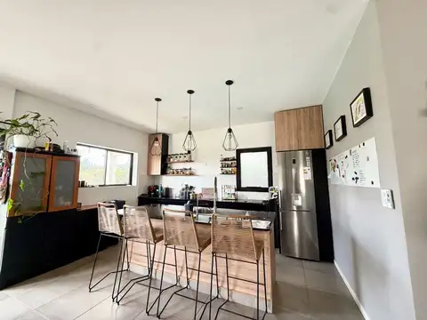 Casa 4 ambientes con 1 baño