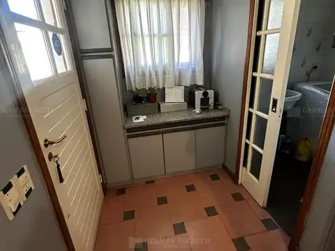 Casa en Venta con 5 cocheras