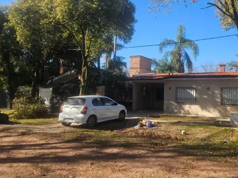Casa en Alquiler con 1 cochera