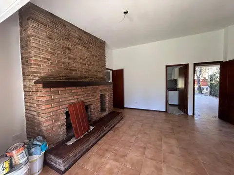 Casa 4 ambientes con 1 baño