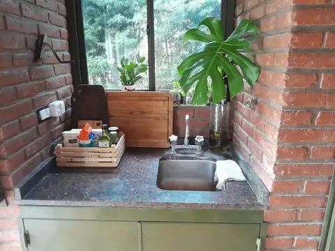 Casa en Alquiler con 2 cocheras