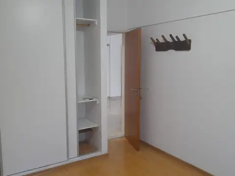 General Hornos 2600, Piso 1