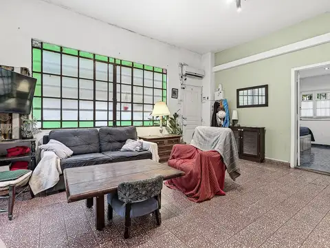 Casa en venta con lote propio en Sáenz Peña