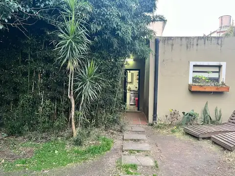 Casa 2 ambientes con 1 baño