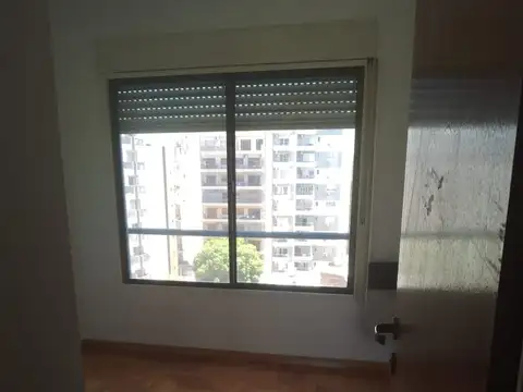 ALQUILER de 2 ambientes con balcón