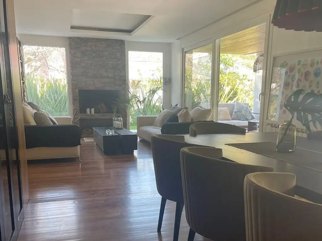 Casa en Venta - Abril Club De Campo