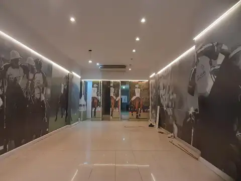 Alquiler local - oficinas- depósito o super Retiro