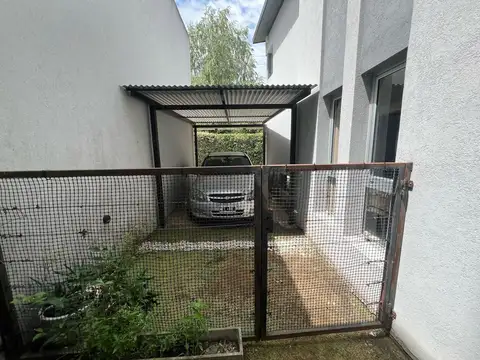 Depto Tipo Casa en Venta con 1 cocheras