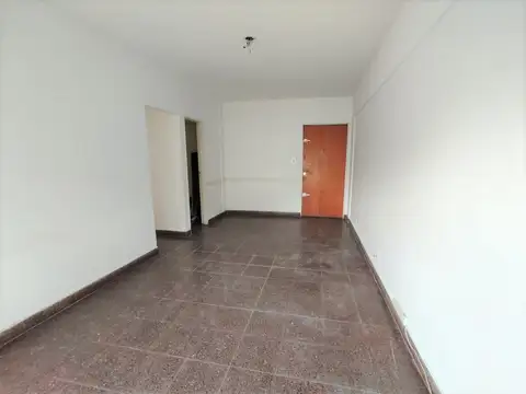 Jose P Varela 3400, Piso 2