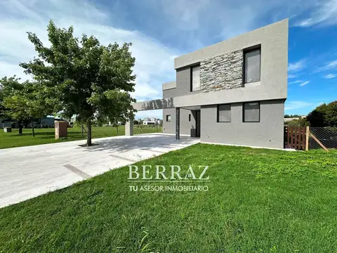 Casa venta 5 ambientes a la laguna San Matías Area 5 Escobar lote de 981,65 m2