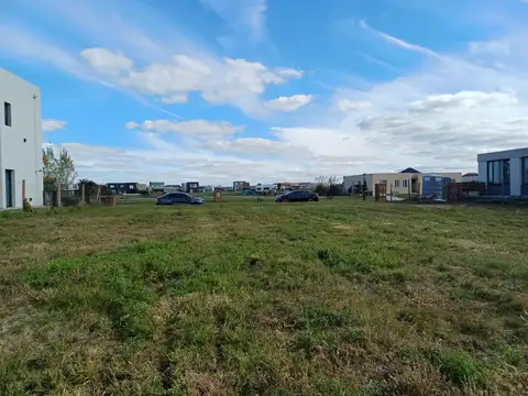 Lote al Agua en Venta - Barrio San Sebastián, Área 8