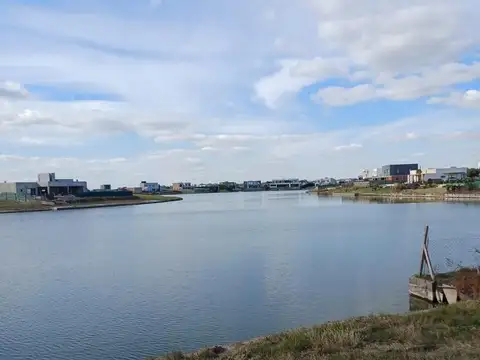 Lote al Agua en Venta - Barrio San Sebastián, Área 8