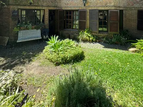 VENTA CASA 5 AMBIENTES HAEDO NORTE