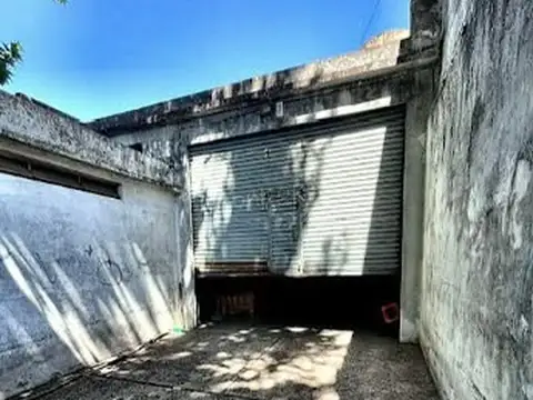 Galpon en Venta 43  mts Fondo