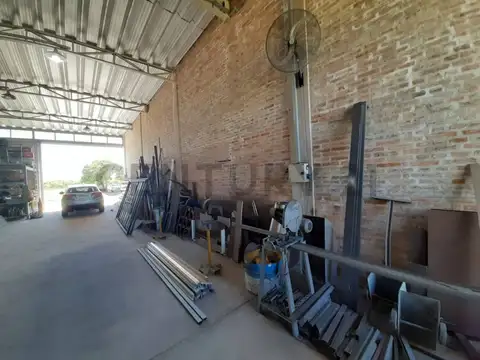 Galpon en Venta 10  mts Frente