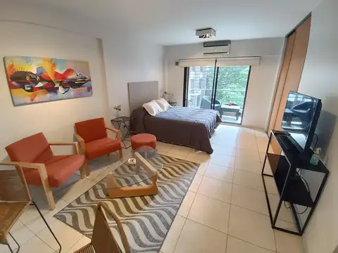 Monoambiente con balcón