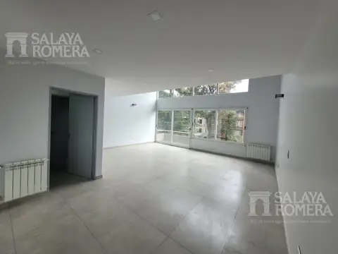 Oficina Monoambiente con 4 baños