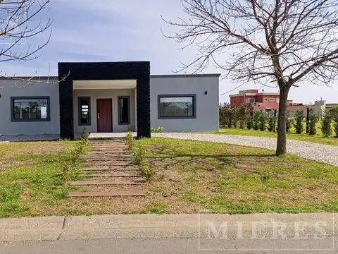 Casa en Alquiler de 3 dormitorios