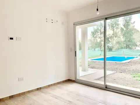VENTA CASA A ESTRENAR EN MIRALAGOS
